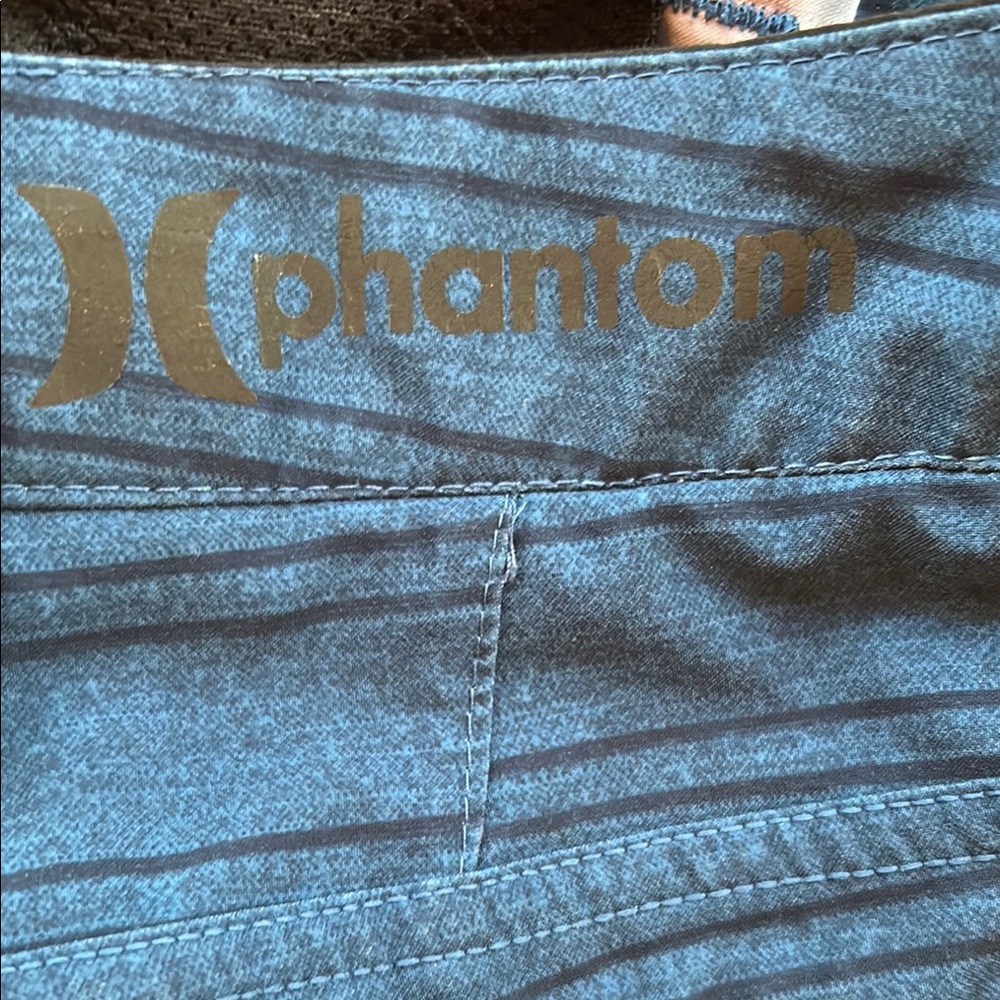 O'Neill/ Hurley Shorts & RVCA T-Shirt Bundle. (24) - Picture 7 of 12